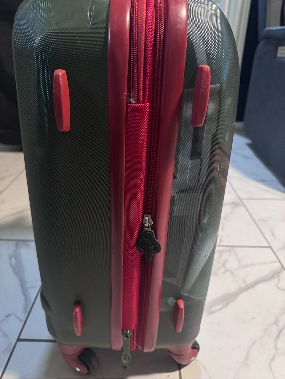 Green Hardshell Carry-On with red Accents - Picture 3 of 11
